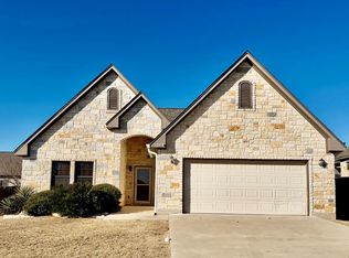 704 Darlington Dr, Fredericksburg, TX 78624