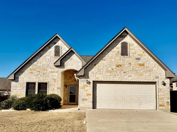 704 Darlington Dr, Fredericksburg, TX 78624