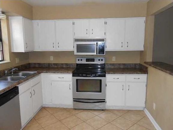 2nd image of 4344 Langley Ave APT 239