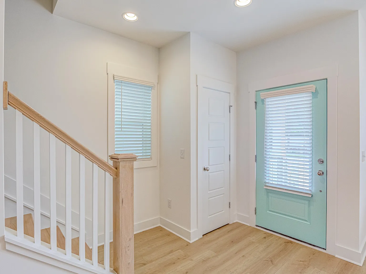 3 bed, 2.5 bath, 1619 sqft, $2,350 — Photo 4