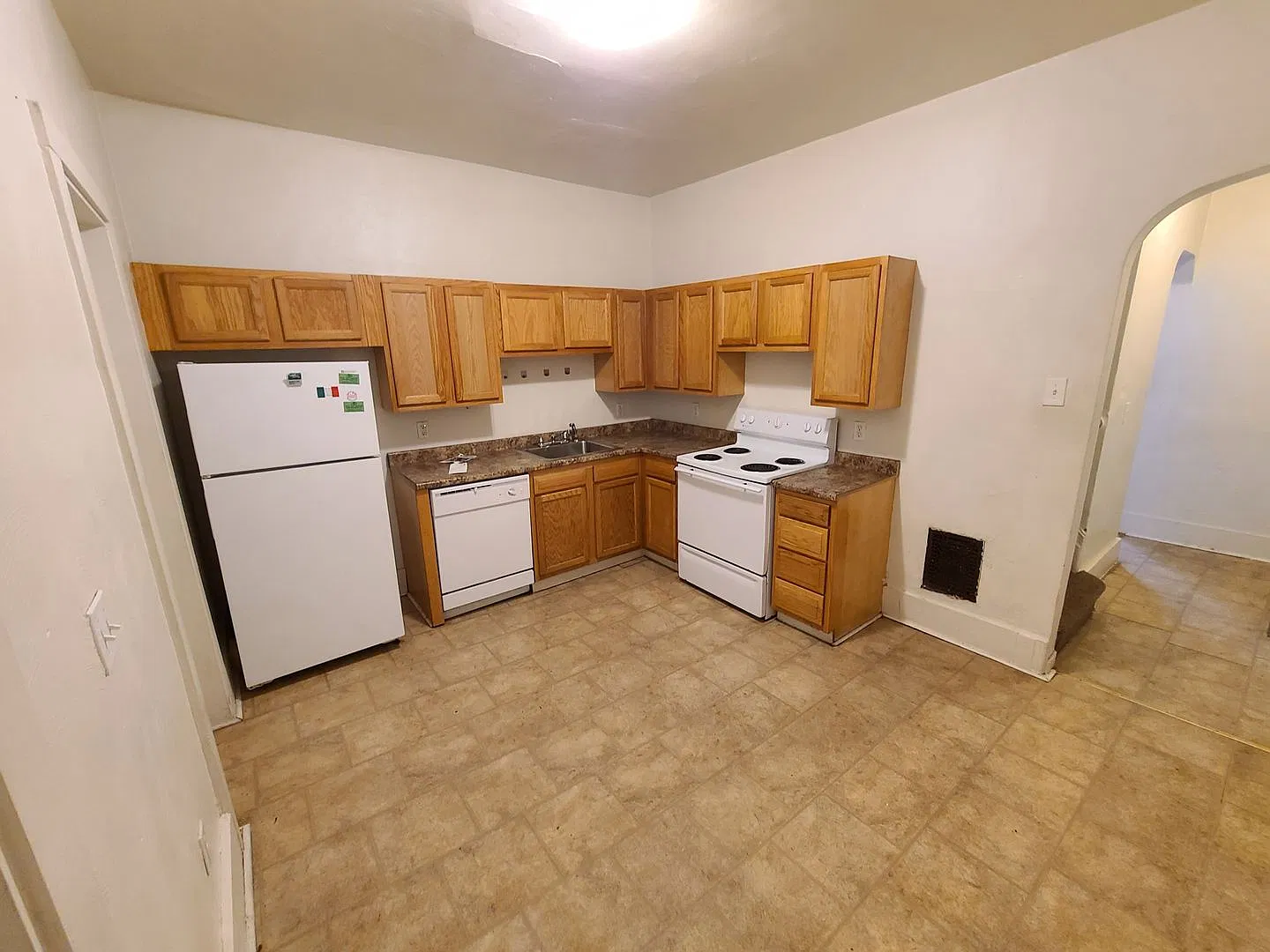 4bed/1.5bath On Bates - South Oakland Gem — Photo 3