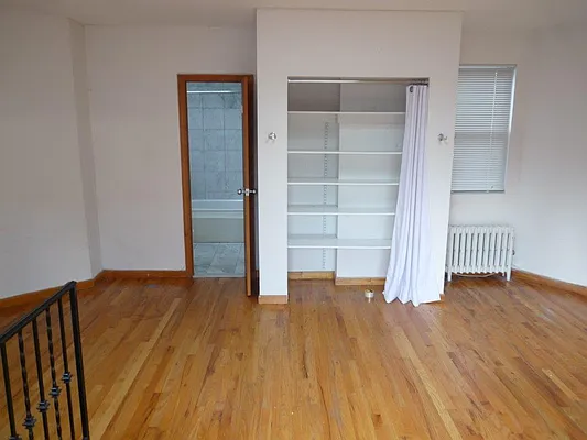 Rented by Chartwell Manhattan Realty | media 16