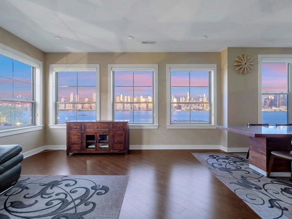 24 Avenue At Port Imperial APT 200, West New York, NJ 07093