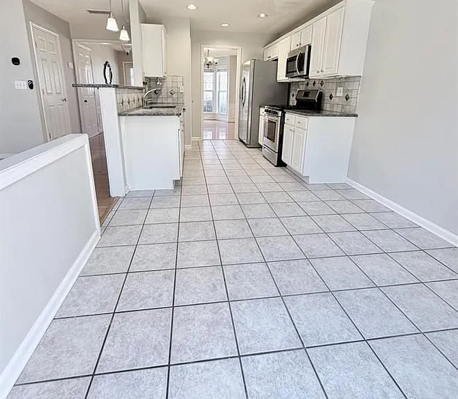 2523 Alvecot Cir SE — Photo 7