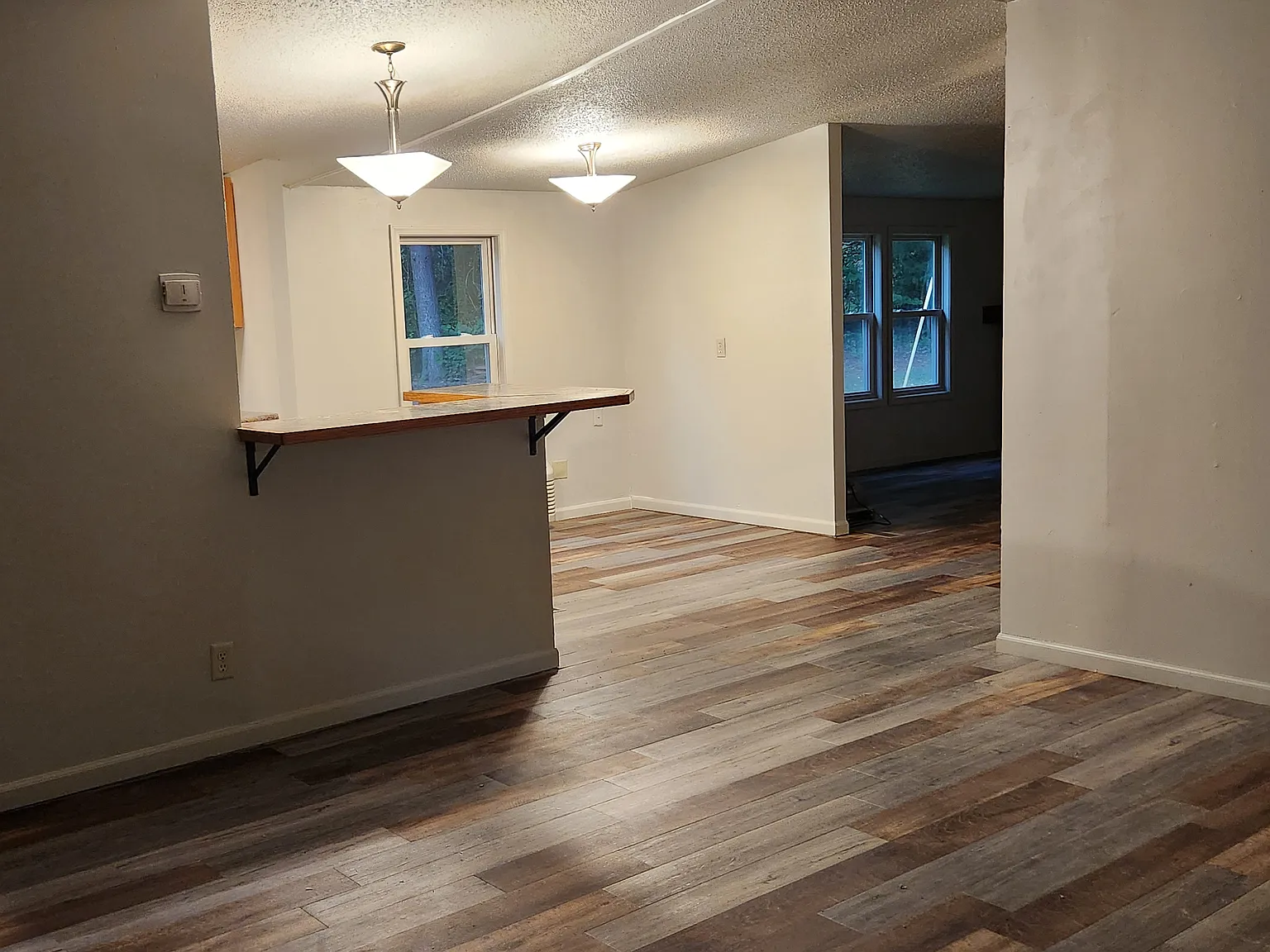 3 bed, 1400 sqft, $1,500 — Photo 2