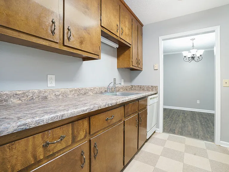 104 Oak Park Ct — Photo 25
