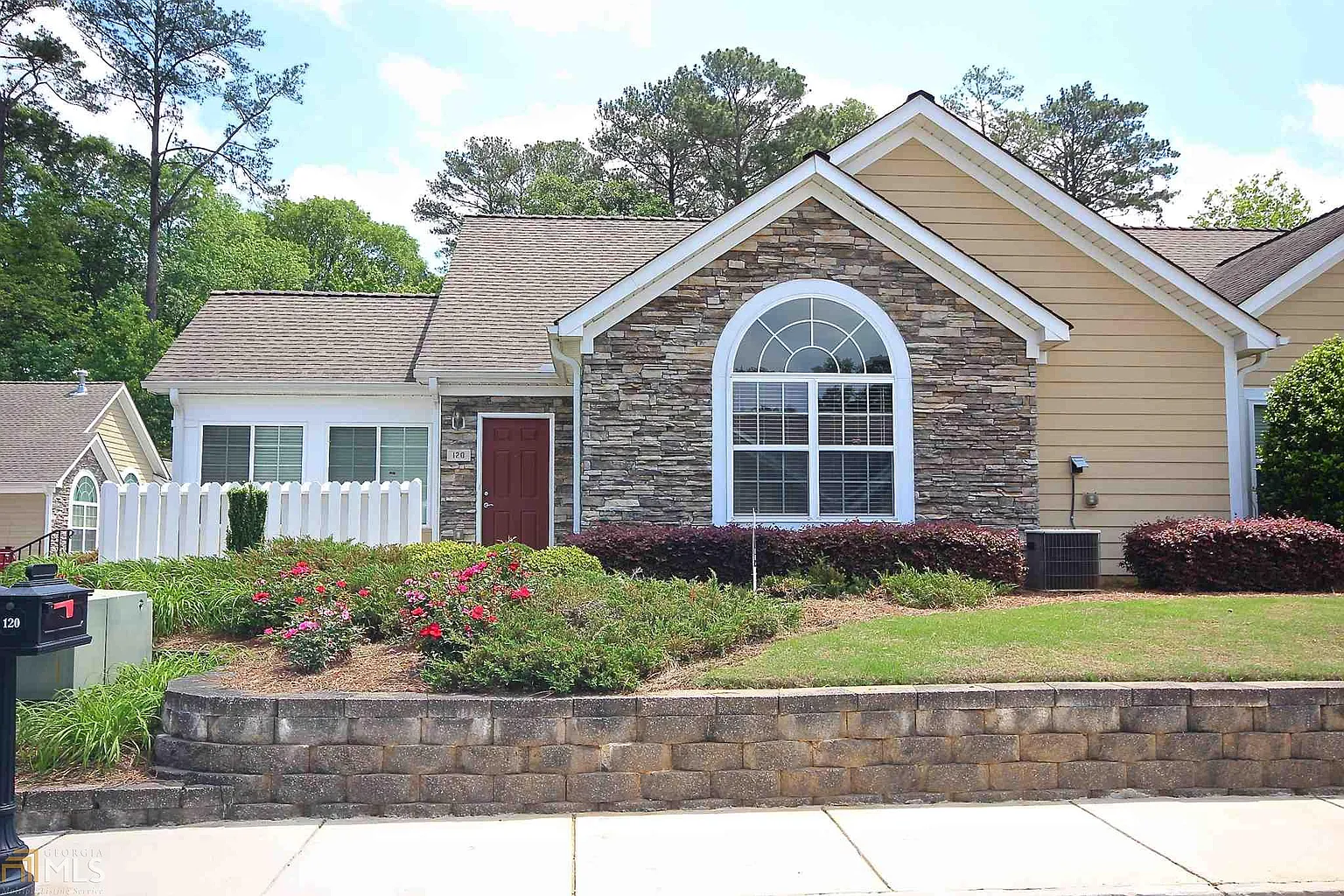 120 Butterton Ct photo 1