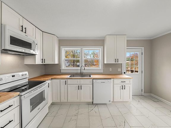 3rd image of 608 Bryant St
