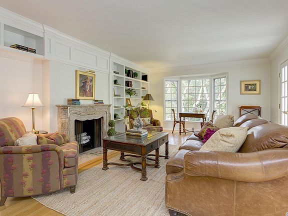 5th image of 3780 Berwick Dr