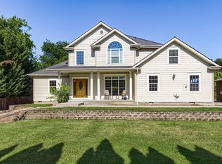 222 Snowy Butte Rd, Central Point, OR 97502