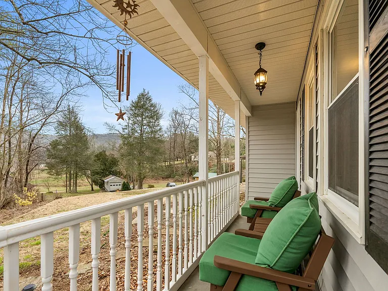 224 Rock Haven Ln — Photo 2