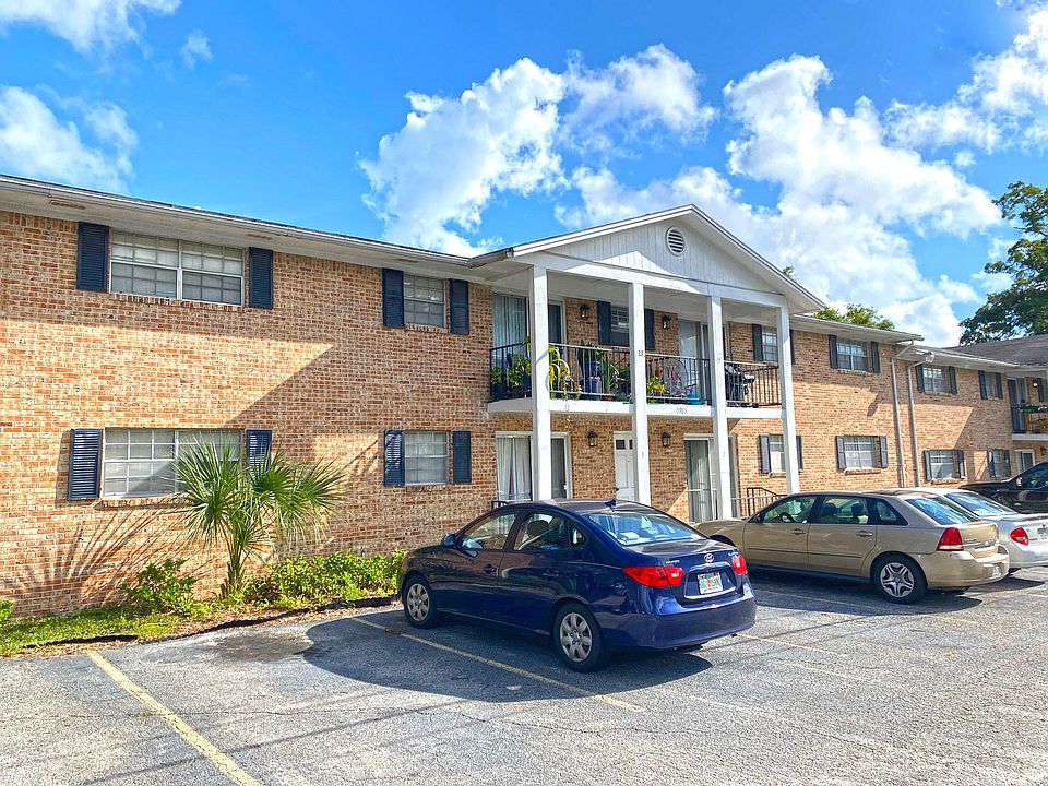 2nd image of 5984 Windsor Forest Dr