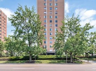 900 S Hanley Rd APT 6E, Clayton, MO 63105