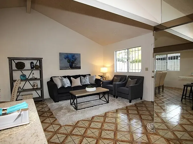 123 La Jara Ln — Photo 3