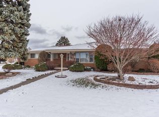 37936 Seaway Ct, Harrison Township, MI 48045