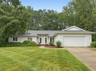 28653 Estates Ct, Solon, OH 44139