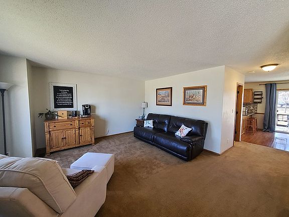 2nd image of 140 SE Dogwood Ln