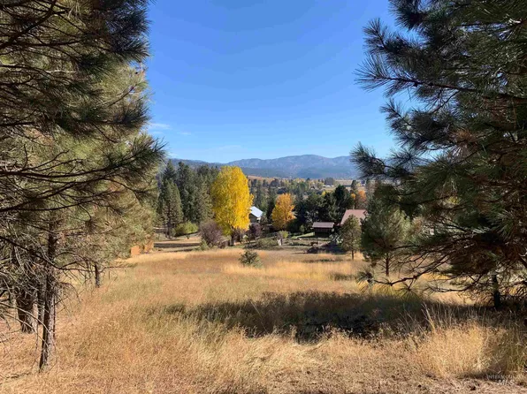 42 Packer John Dr, Garden Valley, ID 83622