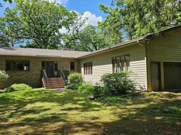 611 Old Mill Rd, Hudson, WI 54016