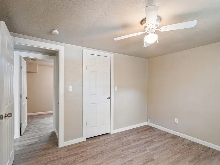 1000 Qualia Dr — Photo 22