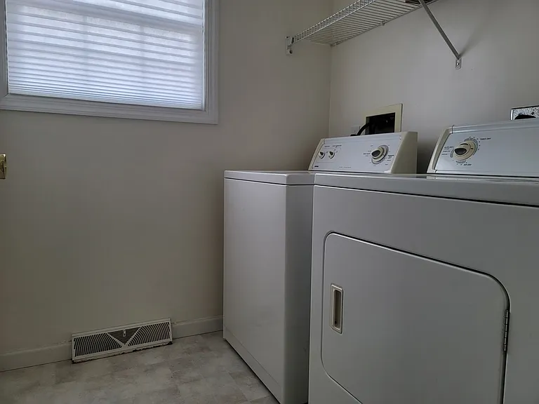 878 Tremont St — Photo 15