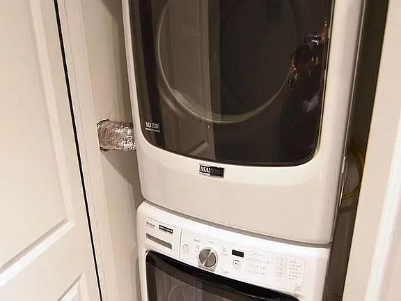 4th image of 533 N Budd St #1E
