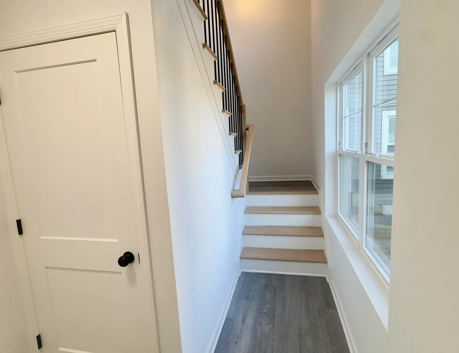 3 bed, 1375 sqft, $3,500 — Photo 2