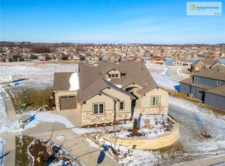 1101 Lakecrest Cir, Raymore, MO 64083
