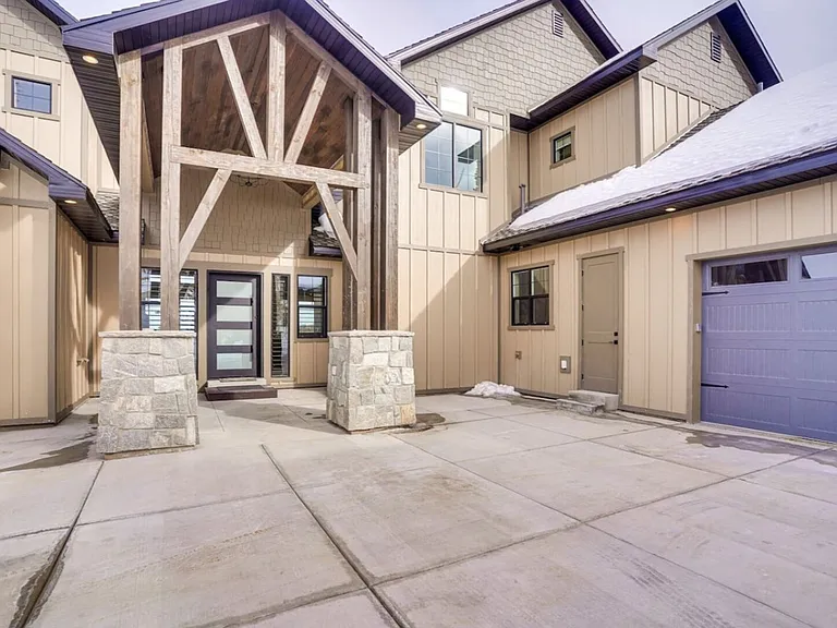 Ridgeview St — Photo 1