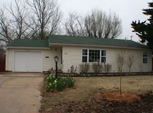 1922 N Robbins St, Augusta, KS 67010