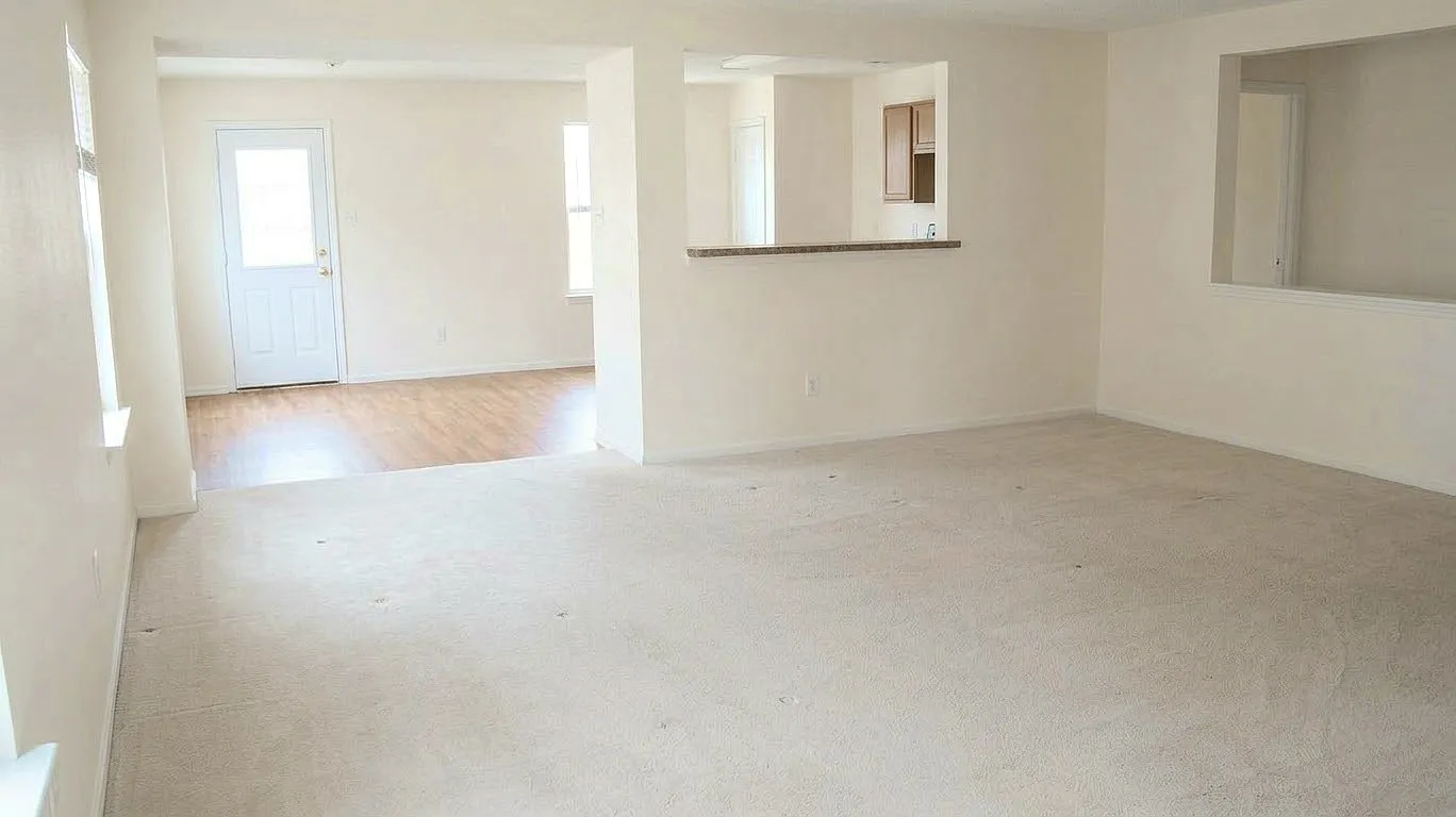 4 bed, 1872 sqft, $2,295 — Photo 3