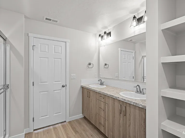 2990 N Waterbrook Ave — Photo 12