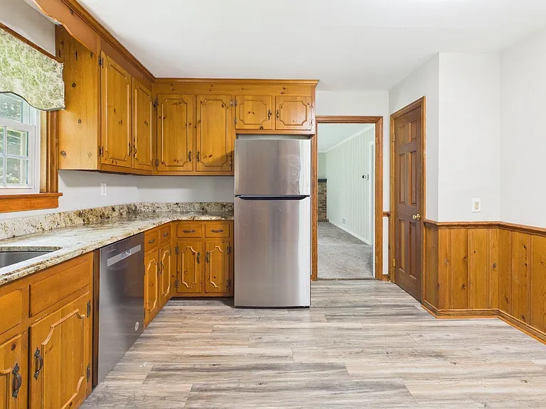 1519 Chauncey Ln — Photo 19