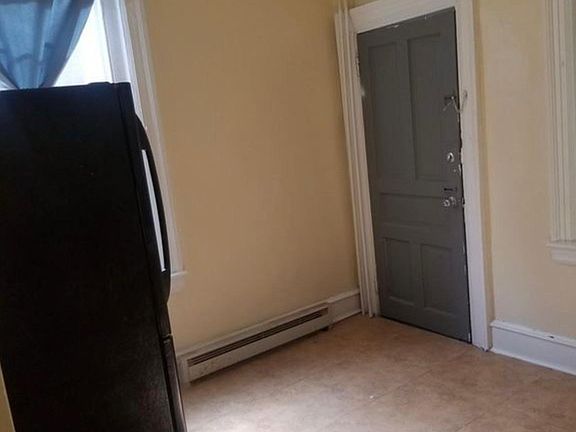 3rd image of 1111 W Lehigh Ave #1B