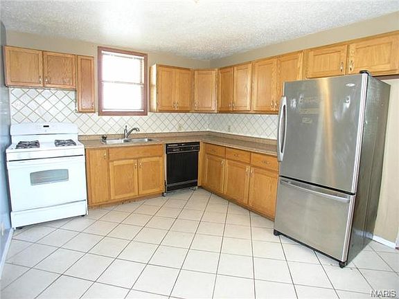 5th image of 735 Erskine Ave
