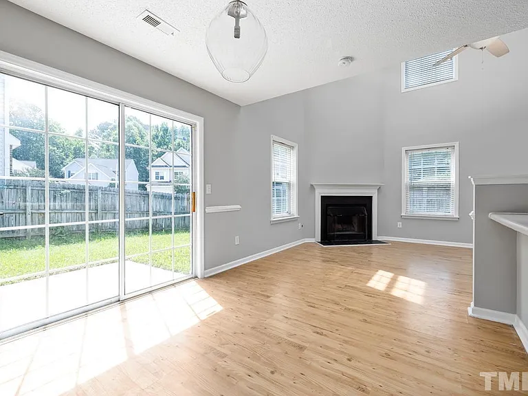 100 Lacombe Ct — Photo 9
