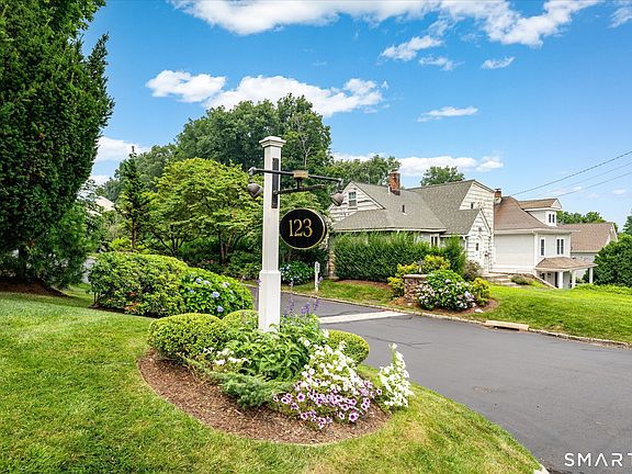 3rd image of 123 Richmond Hill Road #4