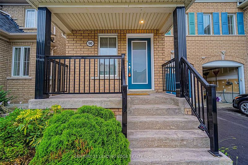 Ajax House for rent - 4 Bedrooms — photo 3