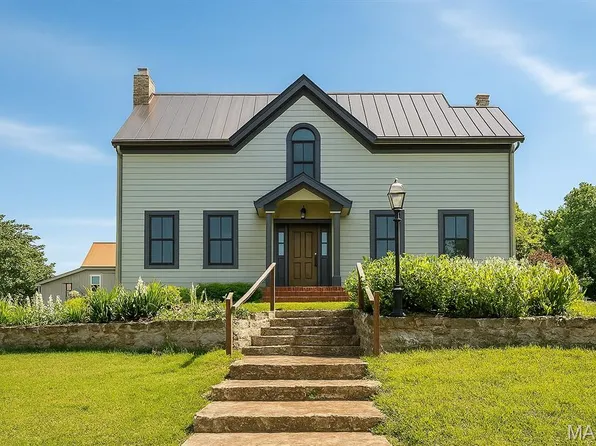 4241 Alt Rd, Pacific, MO 63069