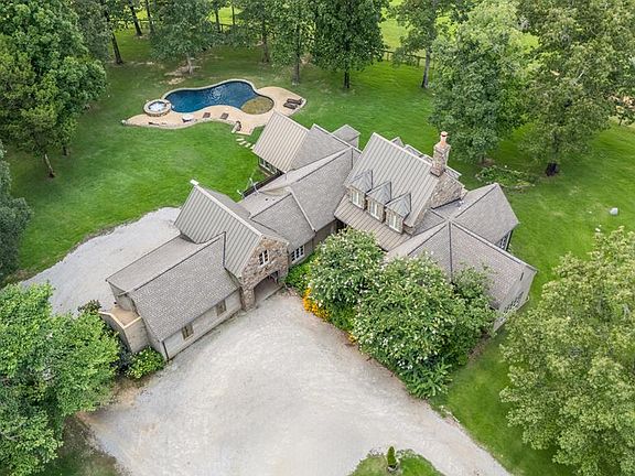 2nd image of 891 Musgray Rd