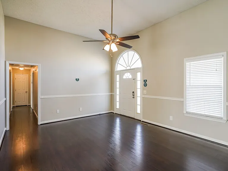 7109 Beard Ct — Photo 3
