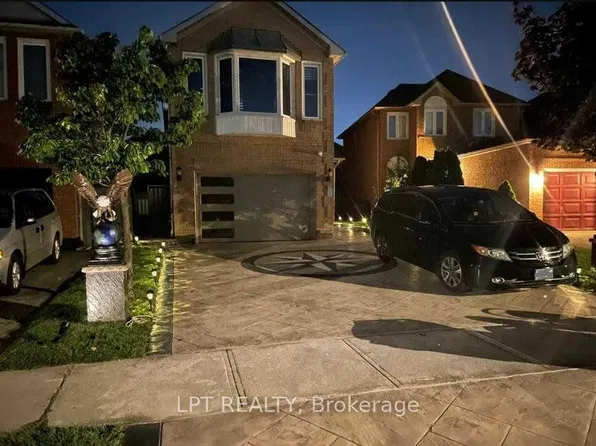8 Banner Rd, Brampton, ON L6X 4K6