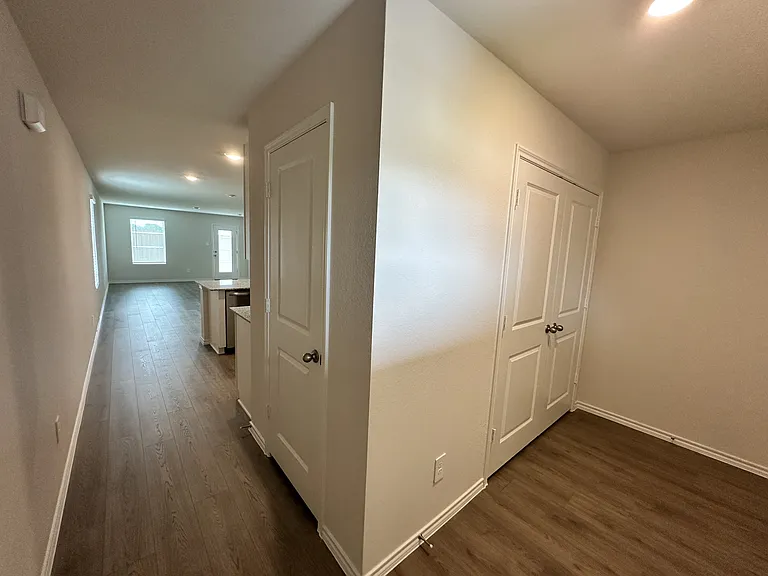 1813 Potomac Ln — Photo 6