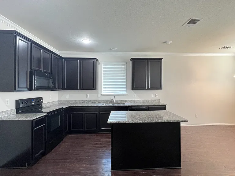 504 Mesa View Trl — Photo 8