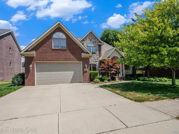 21067 Fellrath Ave, Brownstown, MI 48174