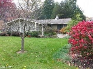 8236 Metropolitan Blvd, Olmsted Falls, OH 44138