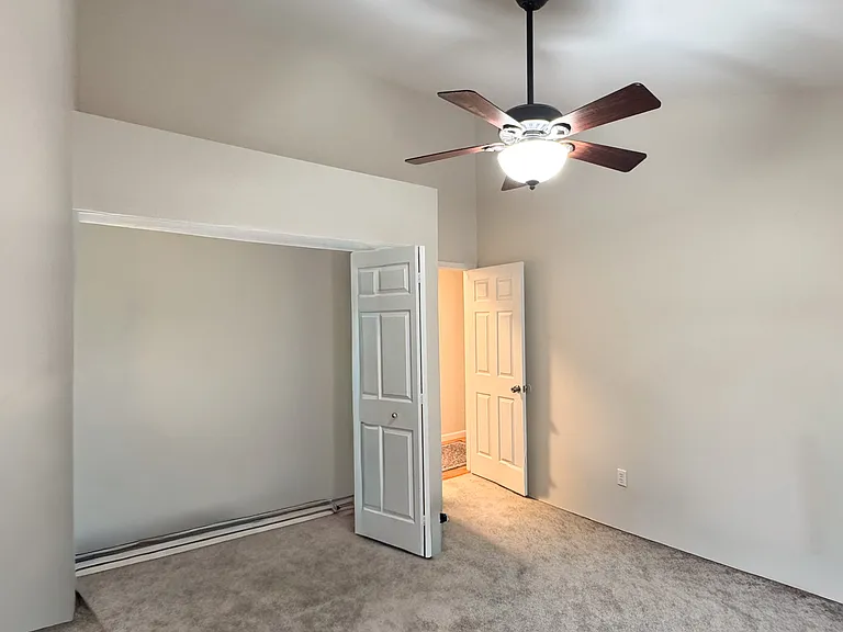 915 Huntclub Blvd — Photo 15