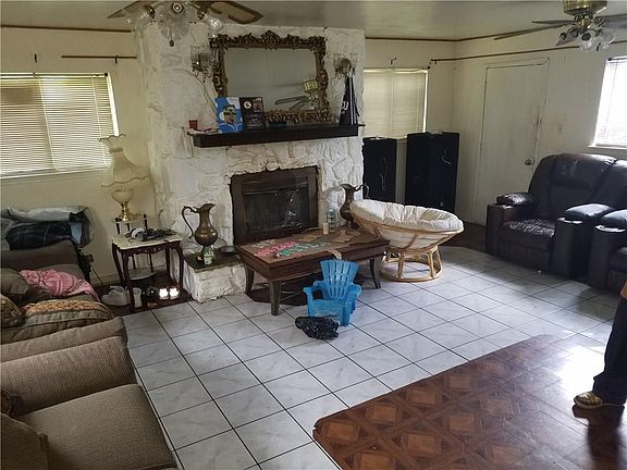 3rd image of 3812 Candace Dr