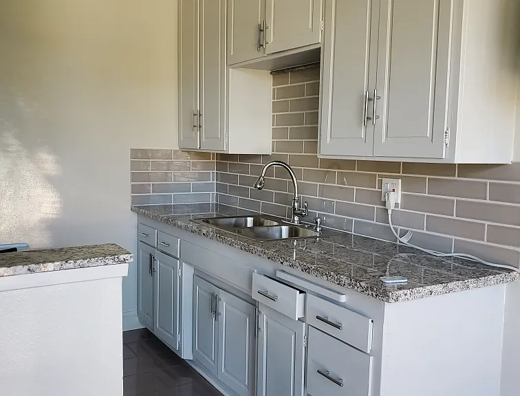 541 N Naomi St #E — Photo 1