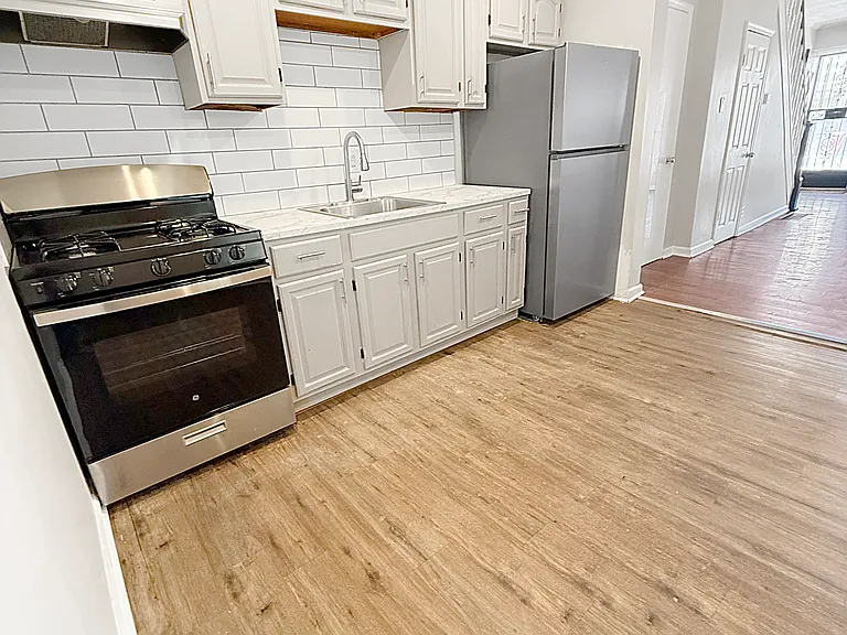 5538 Walton Ave — Photo 5